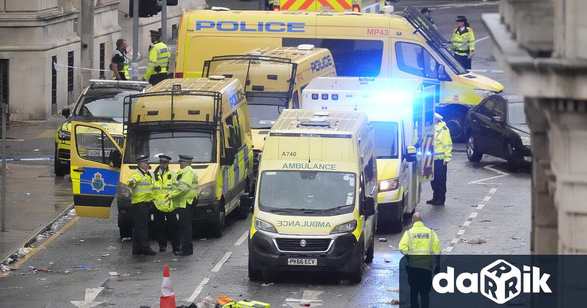 Шампионският парад на Ливърпул завърши със сериозен инцидент след като