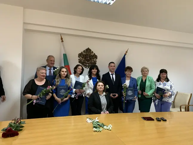 В Плевен изявени дейци на образование бяха отличени по повод 24-ти май/СНИМКИ/