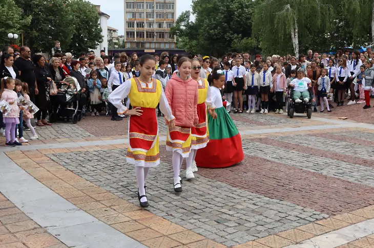 24 май – същински трогателен празник на словото и българския дух в град Левски 