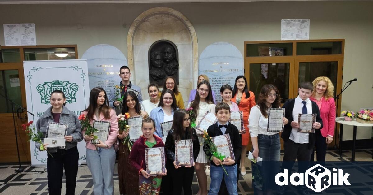 На 24 май във фоайето на Народно читалище Развитие –