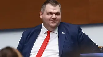 Пеевски предлага партии с председатели с обвинения по НК да са без държавна субсидия