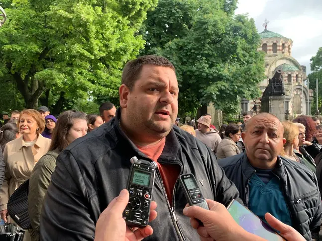  Протестът на медици в Плевен събра голям брой недоволни 