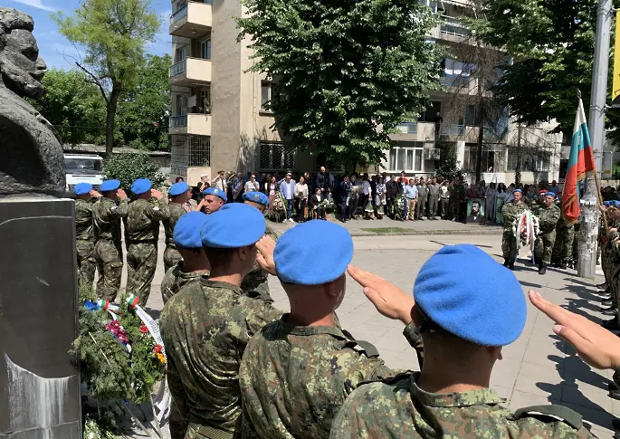Плевен отбеляза Деня на Ботев и загиналите за свободата на България/СНИМКИ/