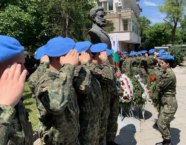 Плевен отбеляза Деня на Ботев и загиналите за свободата на България/СНИМКИ/