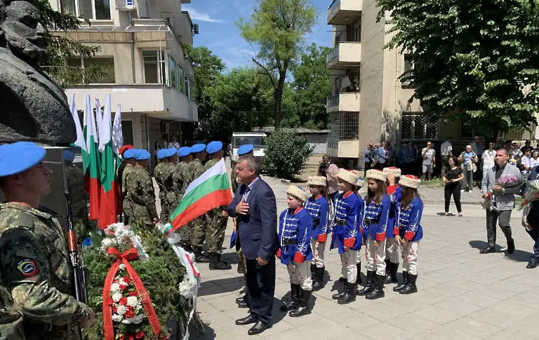 Плевен отбеляза Деня на Ботев и загиналите за свободата на България/СНИМКИ/
