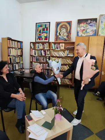 В Монтана представиха книгата „Ягоди на акорд“ от Иван Тодоров