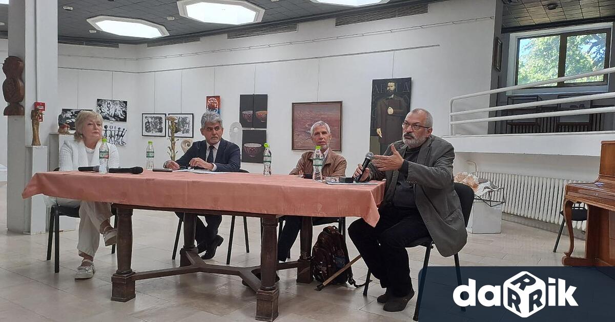 При изключително голям интерес премина кръглата маса посветена на Христо