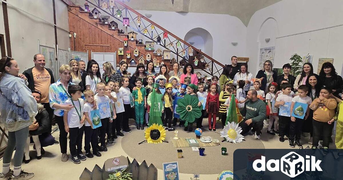 С вълнуващ спектакълв Природозащитен център Натура – Враца малките възпитаници