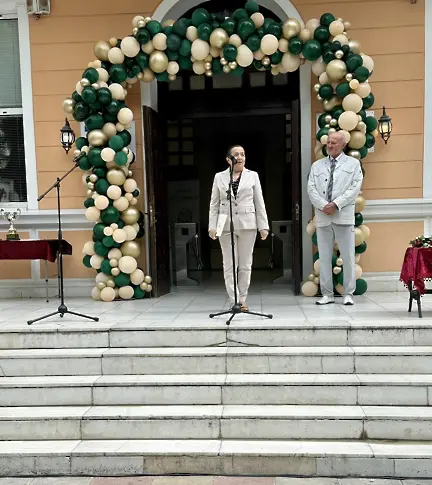 Училище “Христо Ботев” във Враца отбеляза патронния си празник