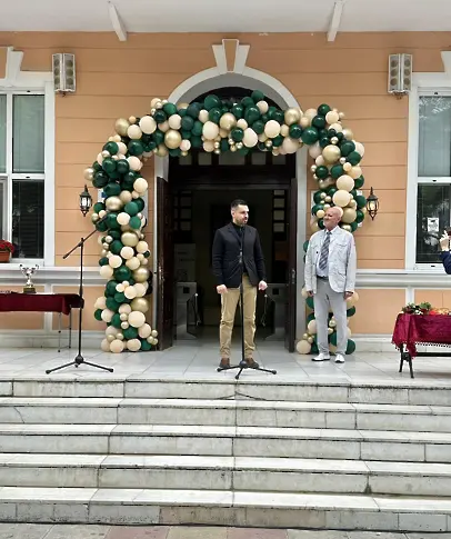 Училище “Христо Ботев” във Враца отбеляза патронния си празник