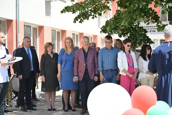 В Монтана откриха обновената сграда на Професионалната гимназия по техника и електротехника „Христо Ботев“