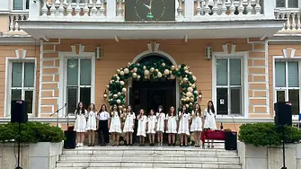 Училище “Христо Ботев” във Враца отбеляза патронния си празник