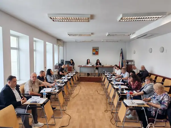 Общинският съвет призова незабавно да бъде преустановено проучването за добив на метални полезни изкопаеми на територията на община Мездра