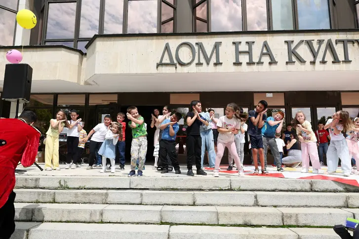 Пъстър празник организира Общината за Деня на детето в Севлиево