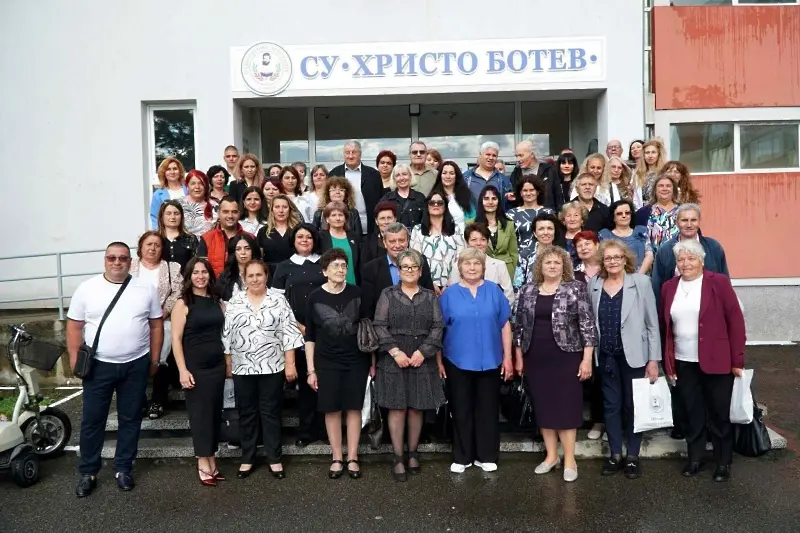 СУ “Христо Ботев” в Камено отпразнува своята 150 годишнина