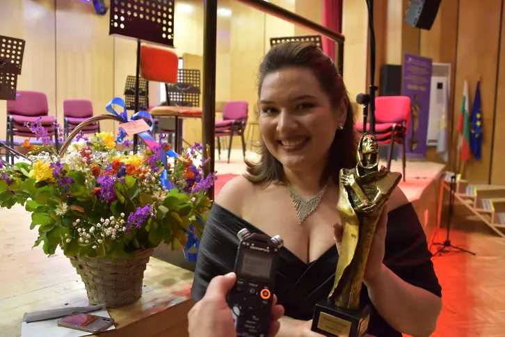  Александра Зотова - Grand prix: За мен е изключително прочувствено, че се допрях до една невероятна личност и реализатор като Гена Димитрова 