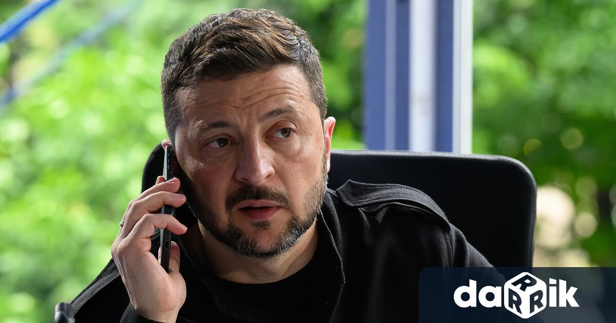 Украинският президент Володимир Зеленски е разговарял с българския премиер Росен