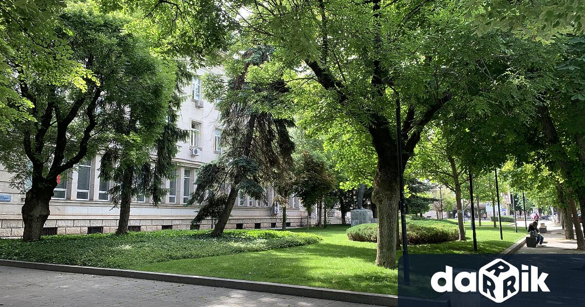 В петък ще има променлива често и значителна облачност В