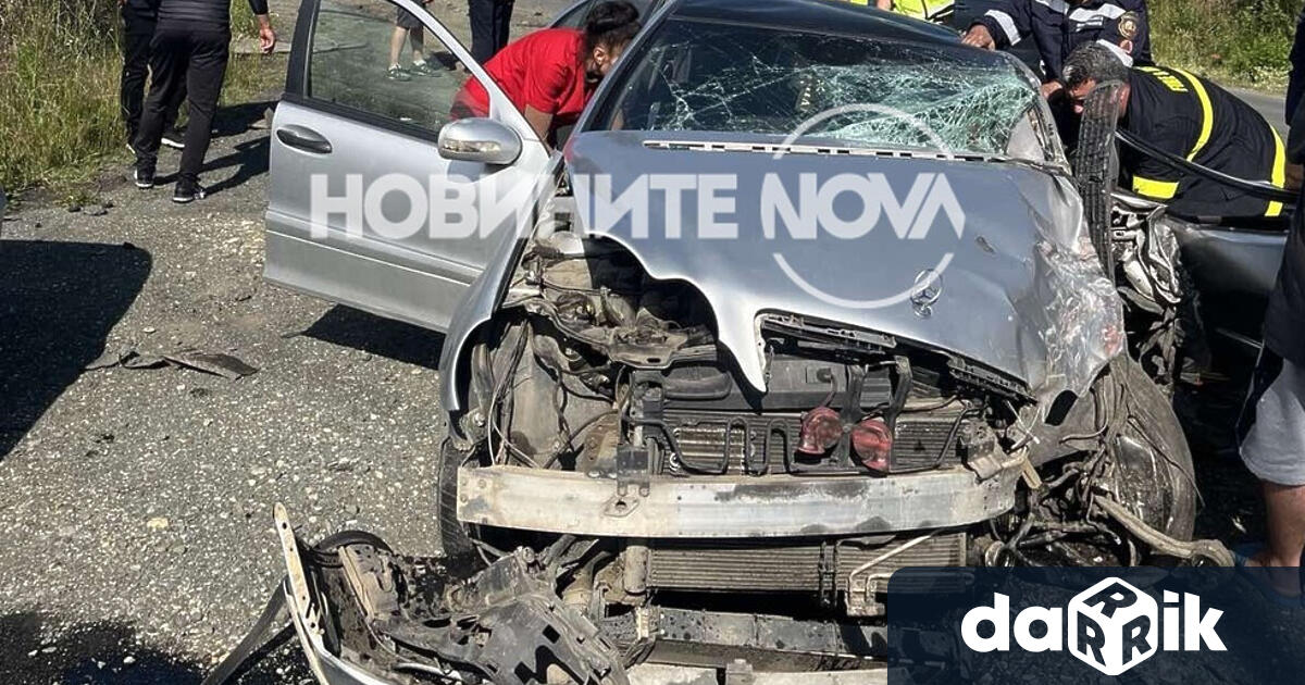 Една жена е загинала а други четирима души са раненислед