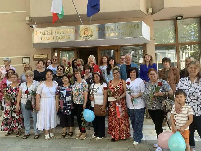 Наградиха приемни майки в Сливен