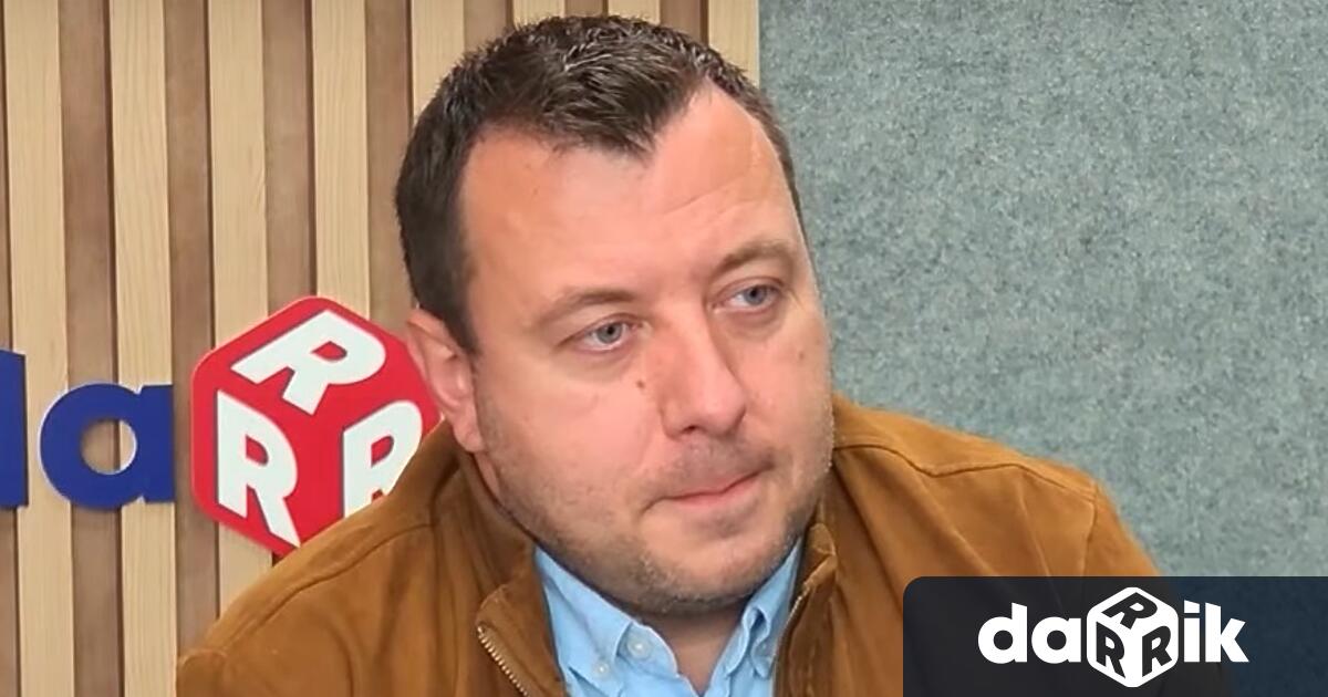 Заместник председателят на парламентарната група на Възраждане Петър Петров даде специално