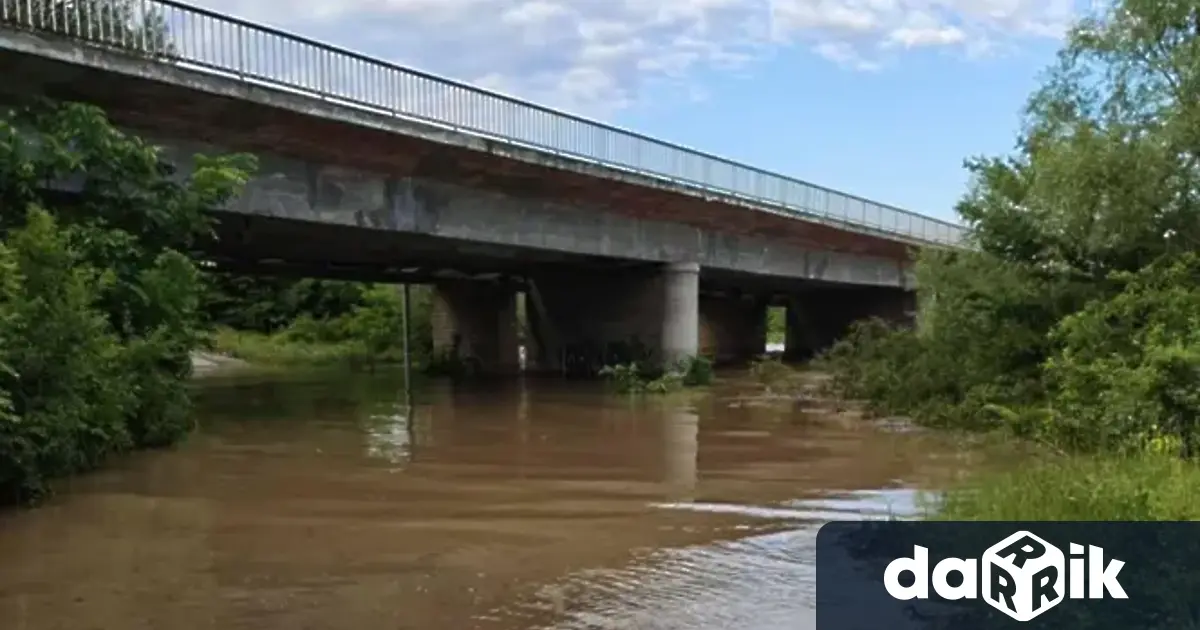 Пътната връзка край Плевен под Моста на река Вит