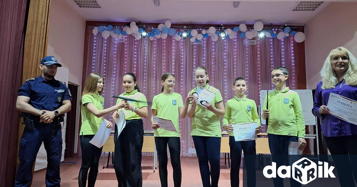 В Професионална гимназия по електроника и химични технологии Проф Асен