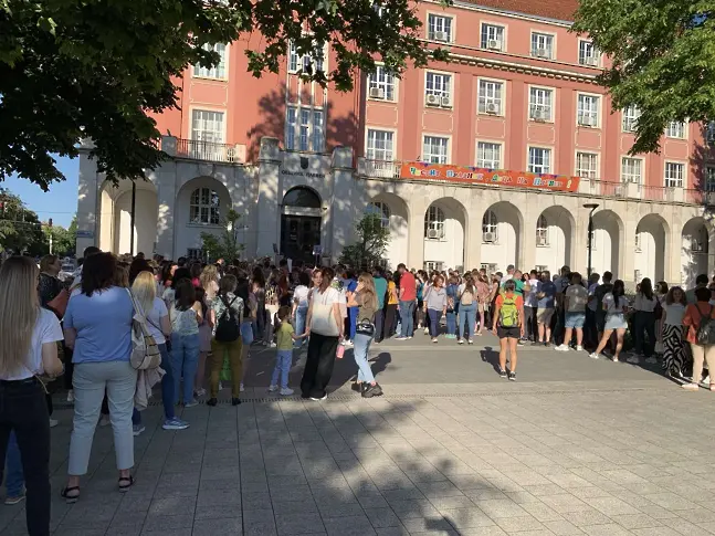  В Плевен, протестиращи медицински експерти предизвестиха за вероятен ефикасен протест/СНИМКИ/ 