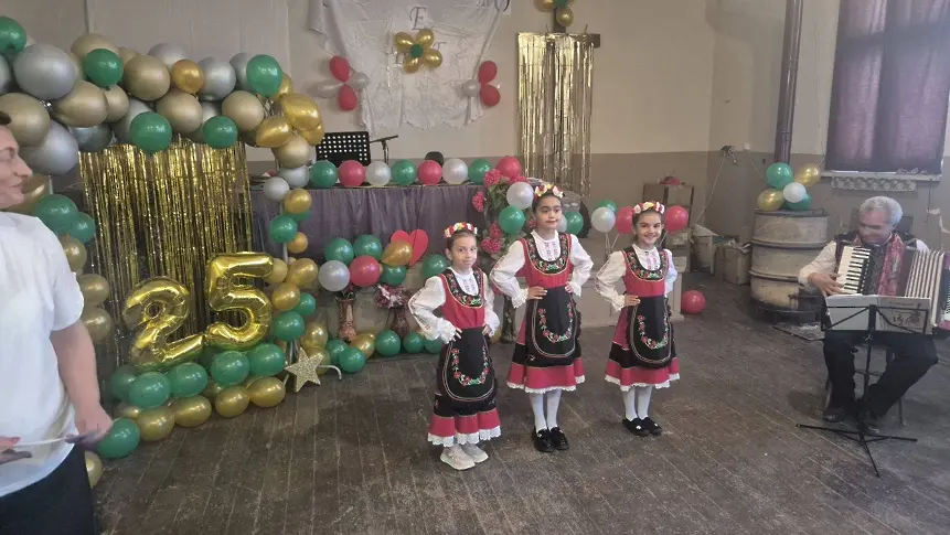 25 години празнуваха децата от ДФГ „Асеновски славеи“ - село Асеновци