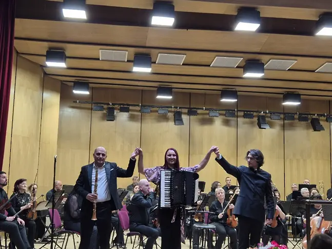  Лятното националното турне  ”Музикална магия 2 ” стартира от родния град на маестро Камджалов - град Търговище 