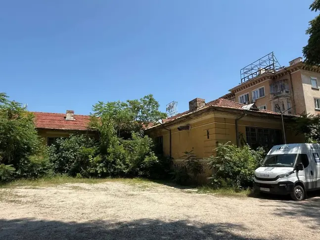 ПП-ДБ атакуваха кмета на Пловдив заради застрояване до Хуманитарната гимназия