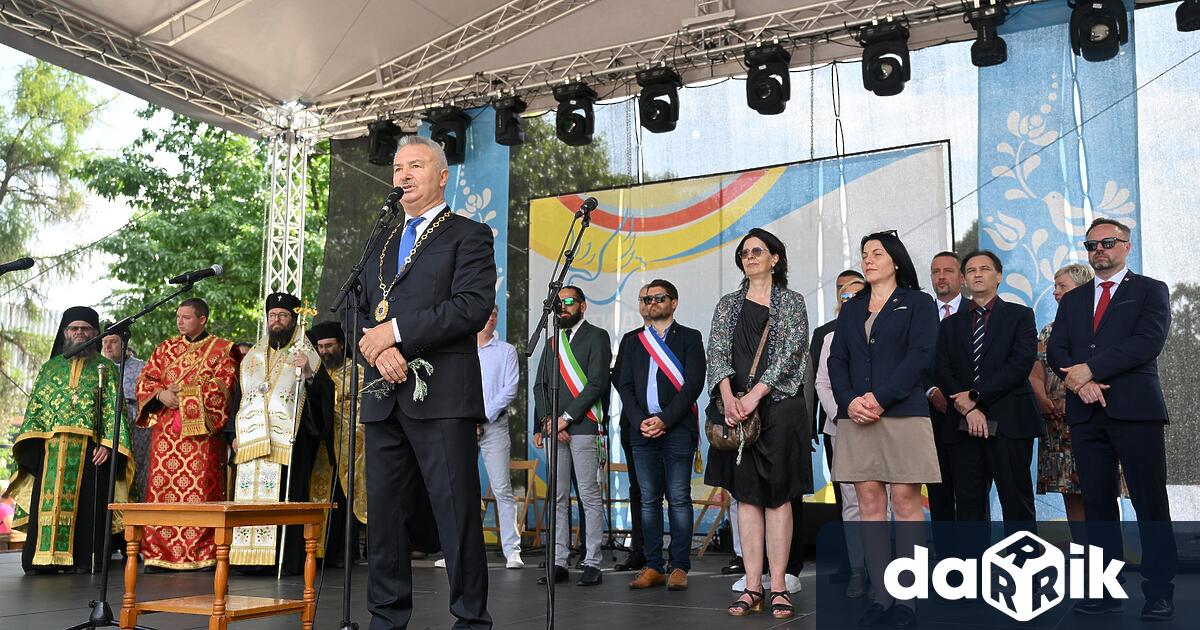 Божествена Света литургия в храм Свети Дух отслужи Видинският митрополит