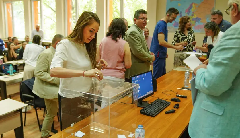  Проф. доктор Сергей Илиев е избран отново за декан на Факултет „ Медицина “ на Медицински университет - Плевен 