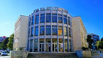 Домът на железничаря вече е собственост на Община Мездра