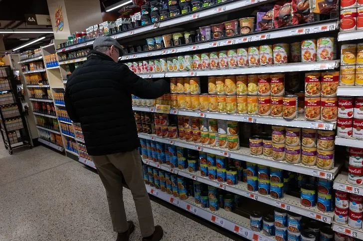 Предстяват движението на цените на едро при основните хранителни продукти
