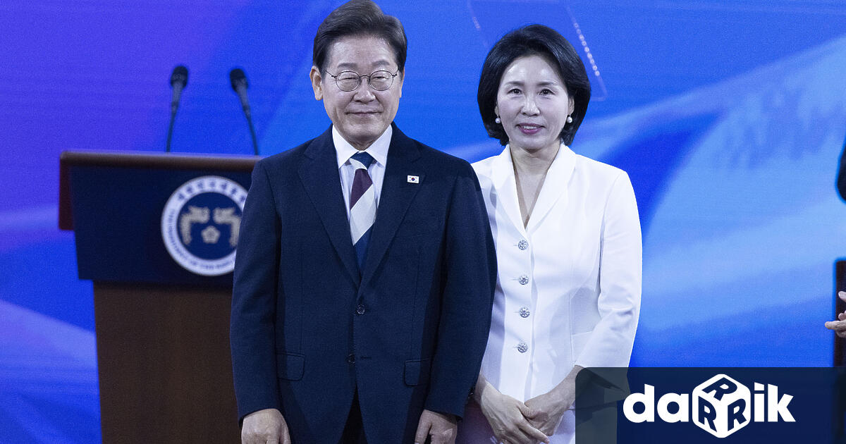 Новият президент на Южна Корея Лий Дже мюн обеща да вдигне