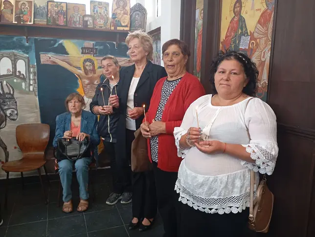 Параклисът „Света Троица“ в с. Шияково посрещна празника си с нова премяна