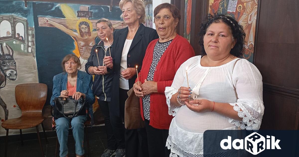 Стените на храма в село Шияково вече са изрисувани с