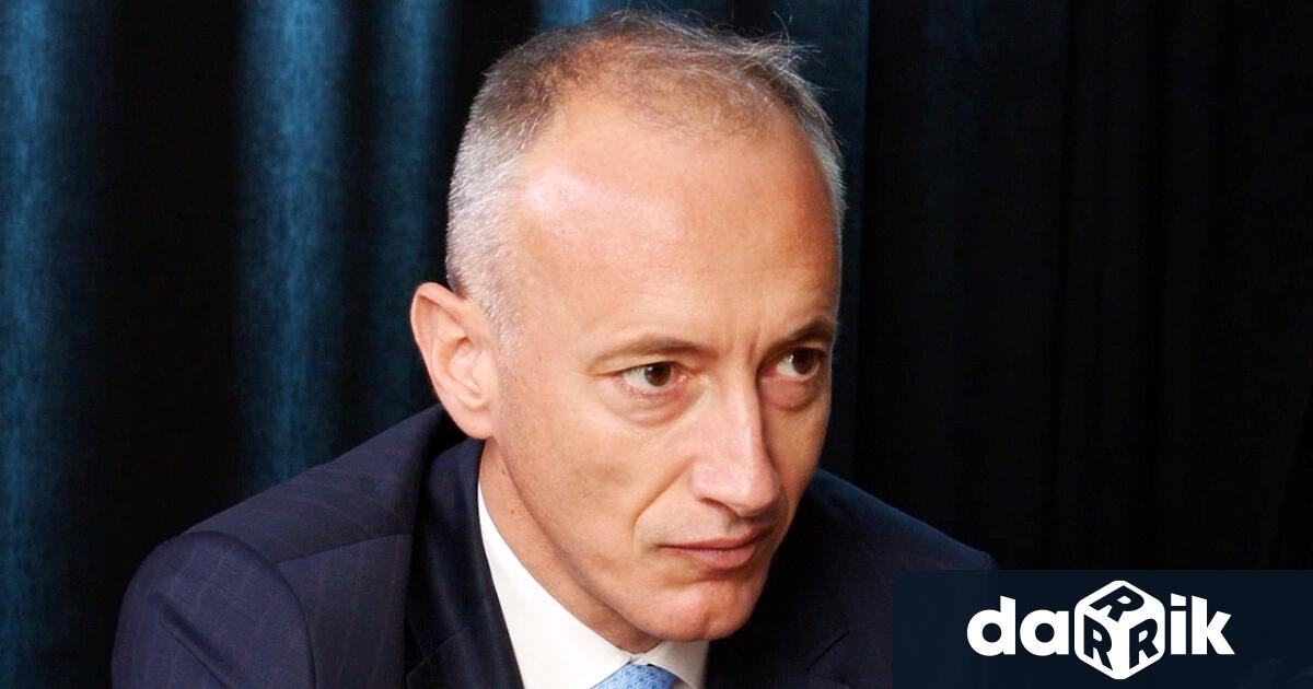 Министърът на образованието Красимир Вълчев даде ексклузивно интервю в Седмицата