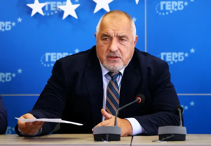 Борисов: Радев загрява осем години за своя партия, но “не намира сили да скочи”