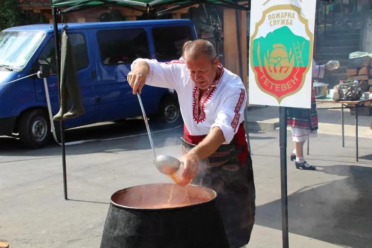  Предстои 9-то издание на Празника на Тетевенската саламура и ракия 