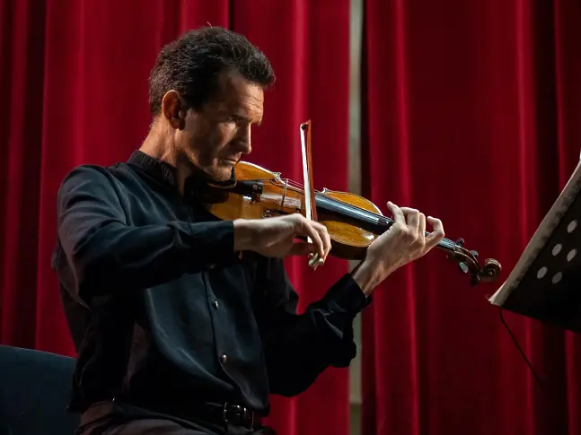 Плевенска филхармония и Светлин Русев представят световната премиера на Qurantinella от Минко Ламбов тази вечер