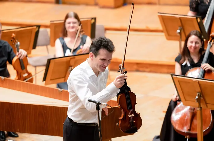 Плевенска филхармония и Светлин Русев представят световната премиера на Qurantinella от Минко Ламбов тази вечер