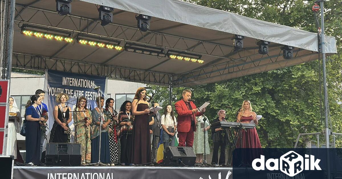 Събитието беше открито от директора на Младежки дом – Враца