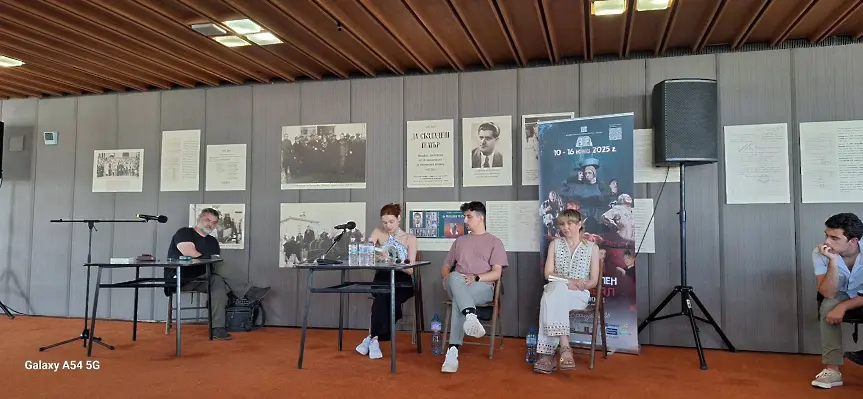 „Маршът Компарсита“ – премиера на книгата на Петринел Гочев във Враца