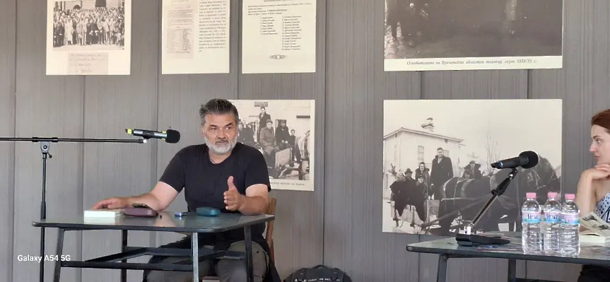 „Маршът Компарсита“ – премиера на книгата на Петринел Гочев във Враца
