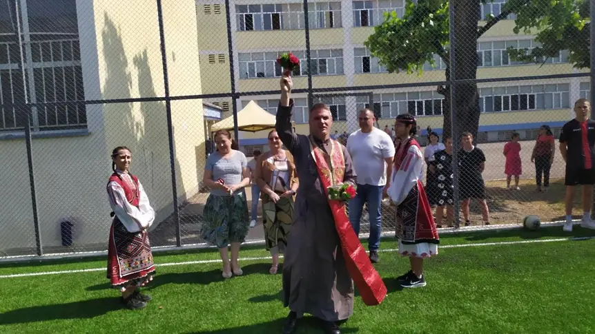 Откриха ново футболно игрище във врачанското училище “Димитраки Хаджитошин”
