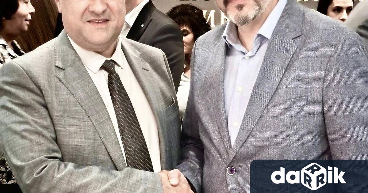 Кметът на Община Севлиево д р Иван Иванов и министърът