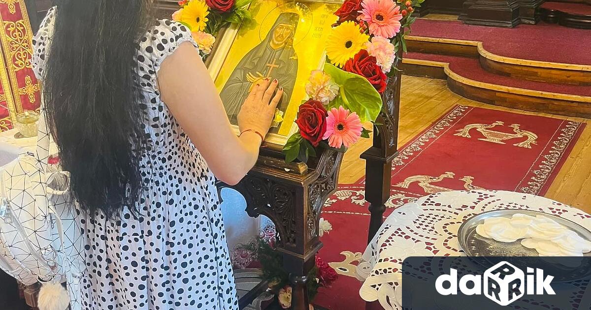 С благословението на Врачанския митрополит Григорий ще бъде донесена и