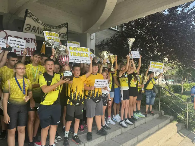 Отложиха спорната точка за отдаване на закрития гребен басейн